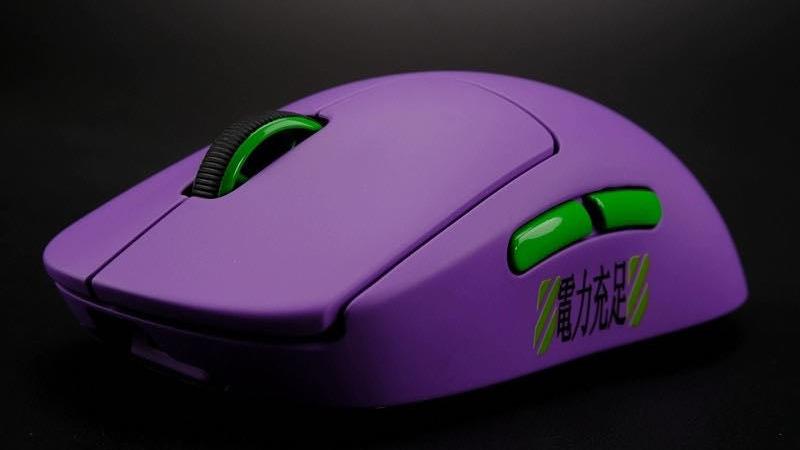 Custom gaming mouse hand-painted with anime theme and pink gradient