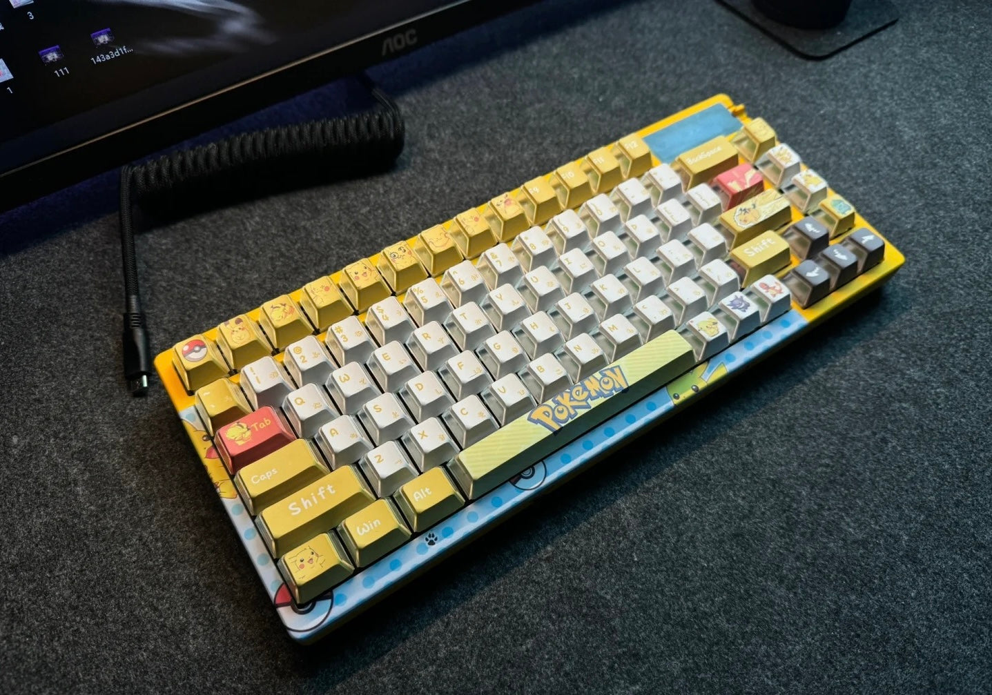 Keyboard theme pattern color modification