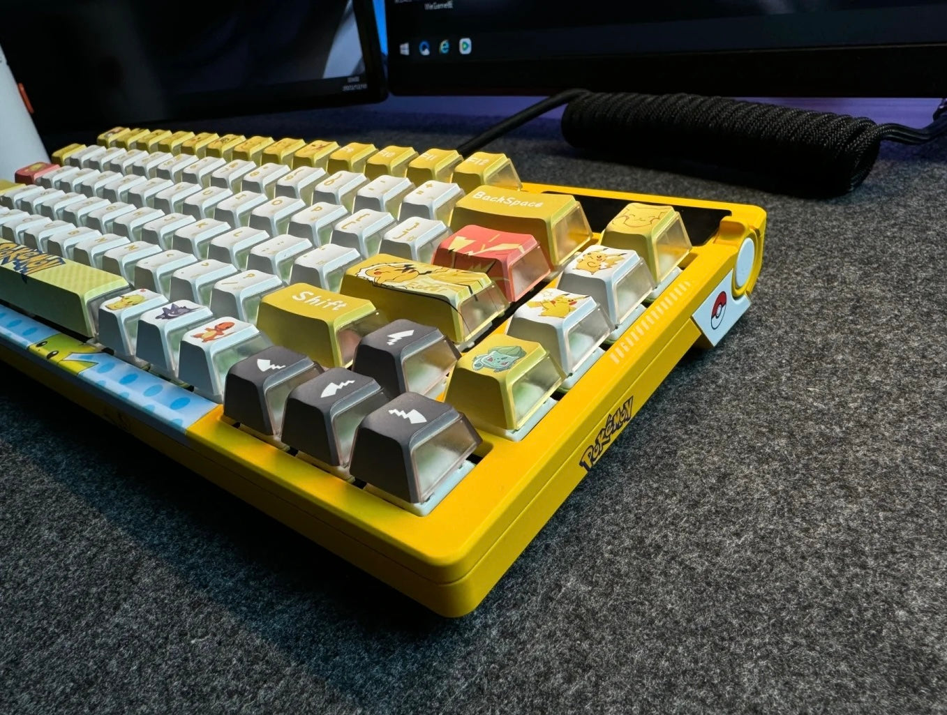 Keyboard theme pattern color modification